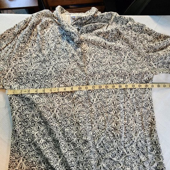 PENDLETON Women's Warranted To Be A Classic Blouse Size 14 Gray White Button - Picture 13 of 16